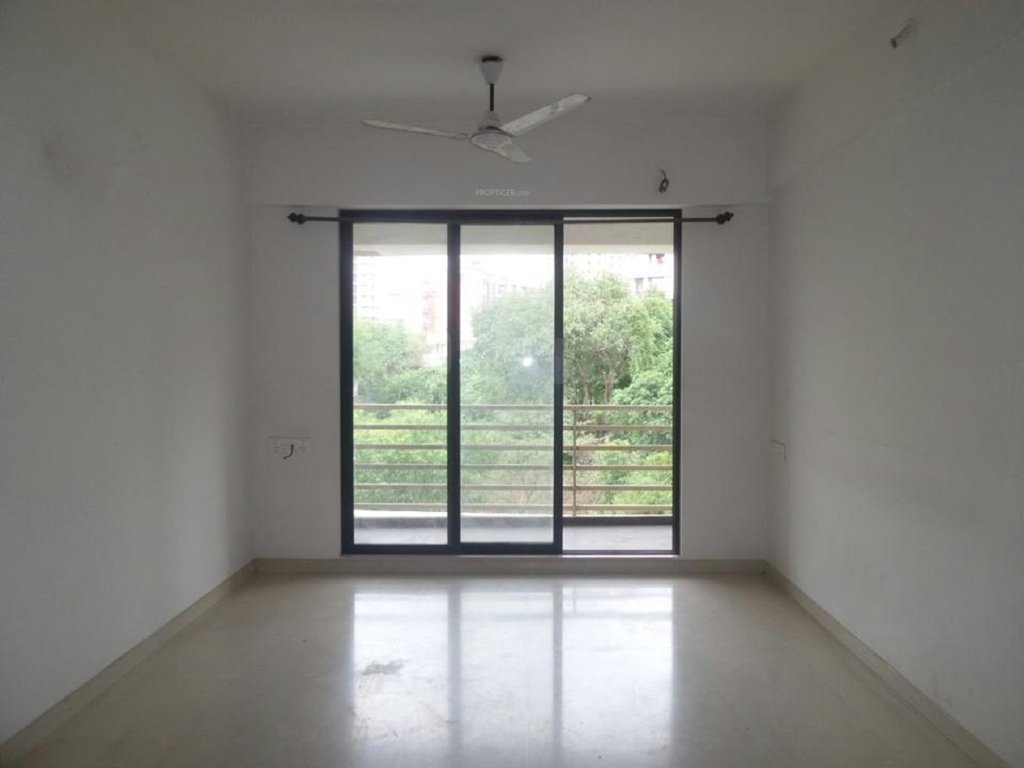 residency iii Living Area