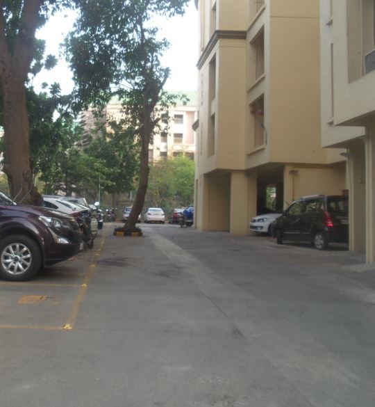 Others estate-tiara Others