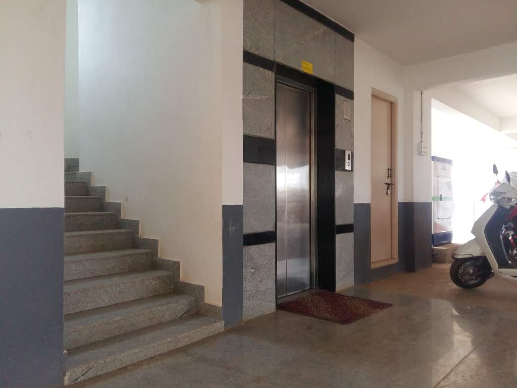  sai nivas Lift Available