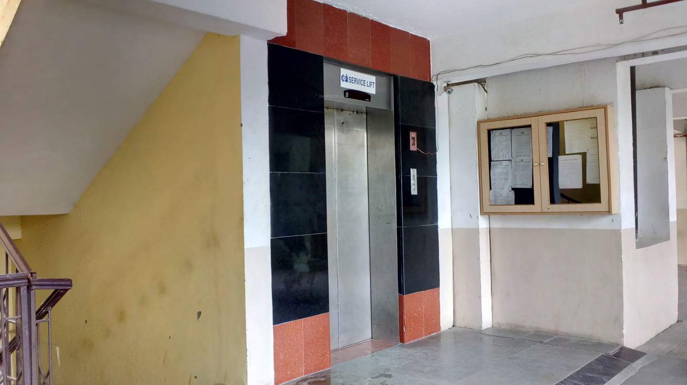  cosmos executive apartment Lift(s)