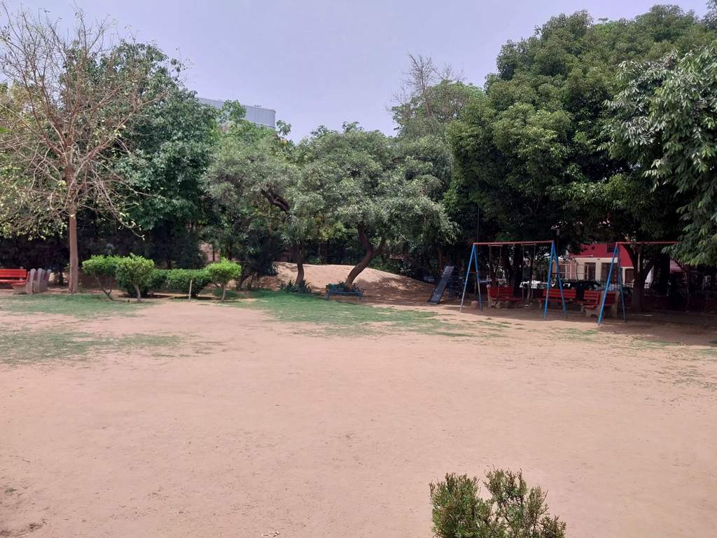  pink town house Children's play area