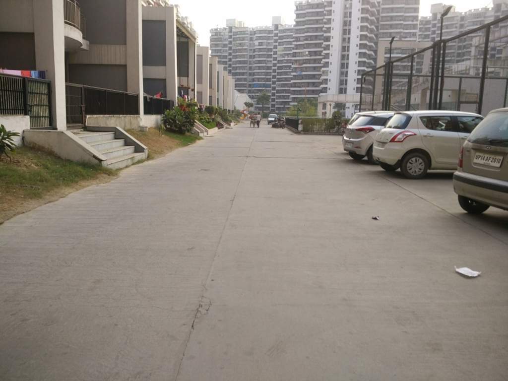  gh7 crossings republik Car Parking