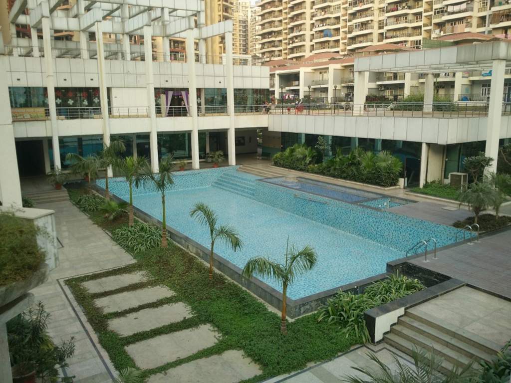  gh7 crossings republik Swimming Pool