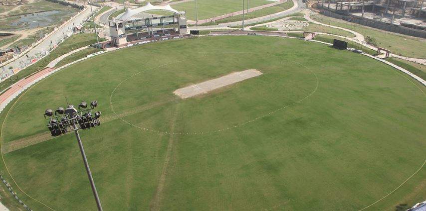 gaur city 4th avenue Cricket Pitch