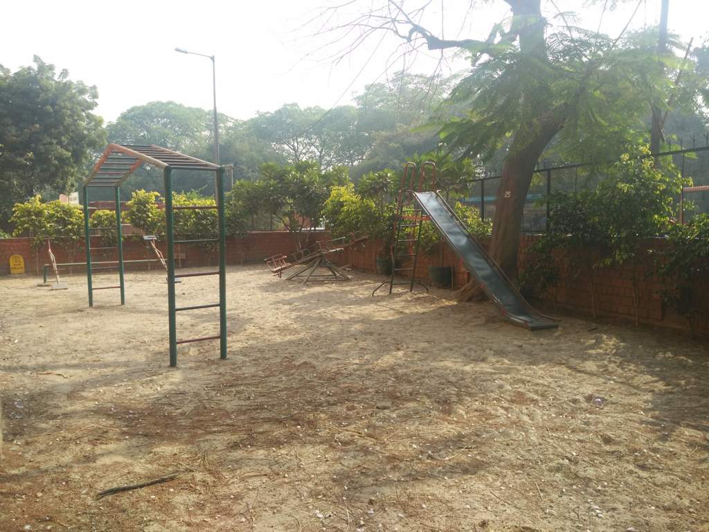  tara apartments Children's play area