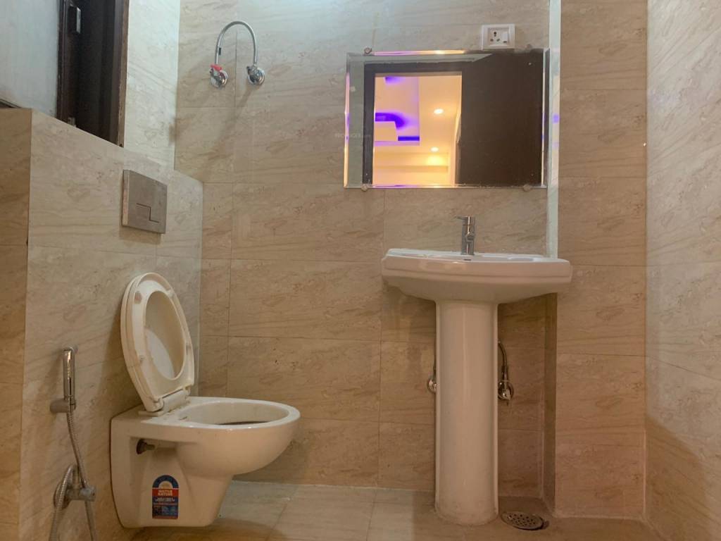  tara apartments Bathroom