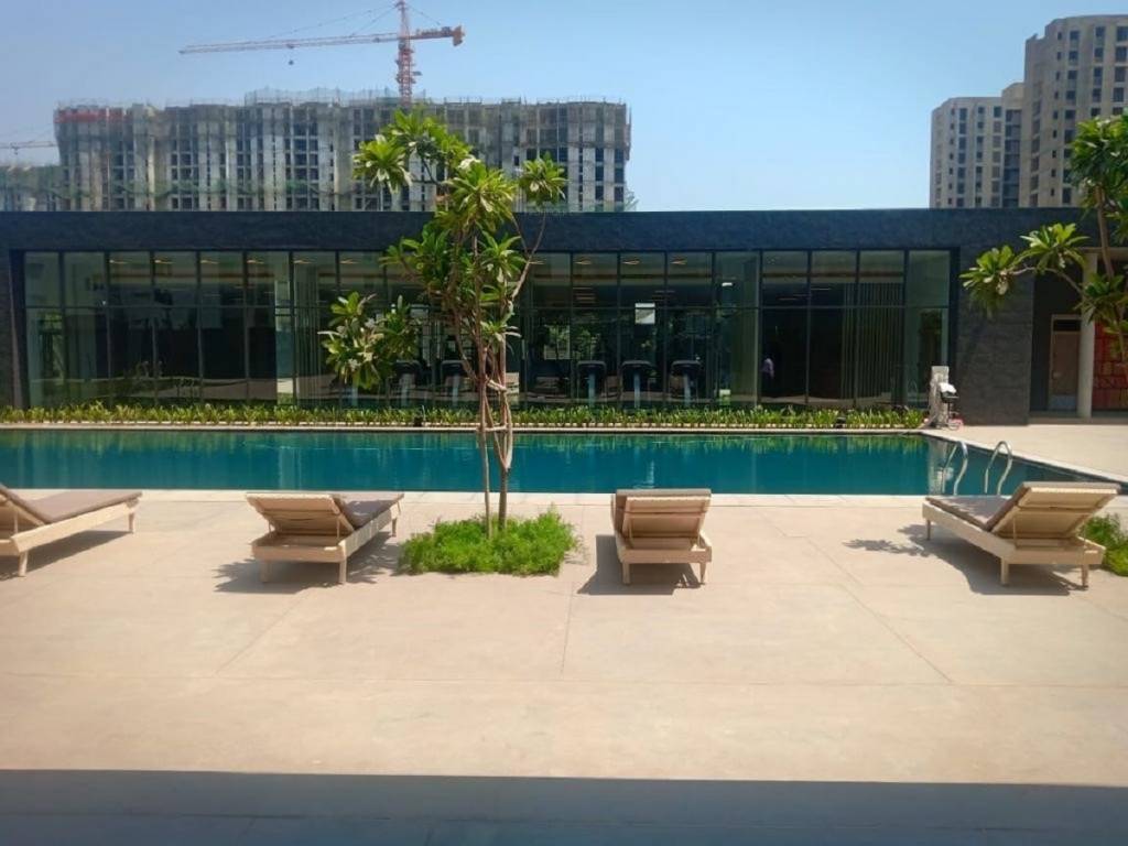  centre park Swimming Pool