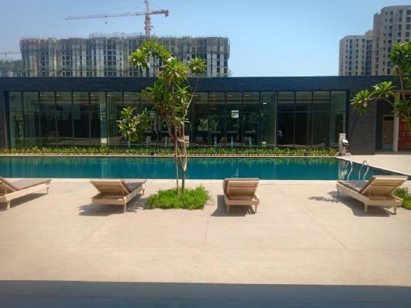 Swimming Pool centre-park Swimming Pool