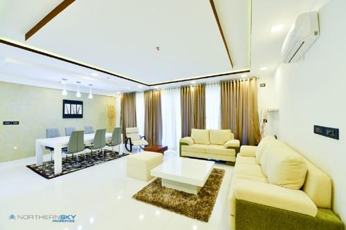  alexandria Living Area