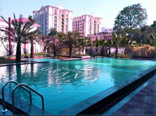  grand-residences Swimming Pool
