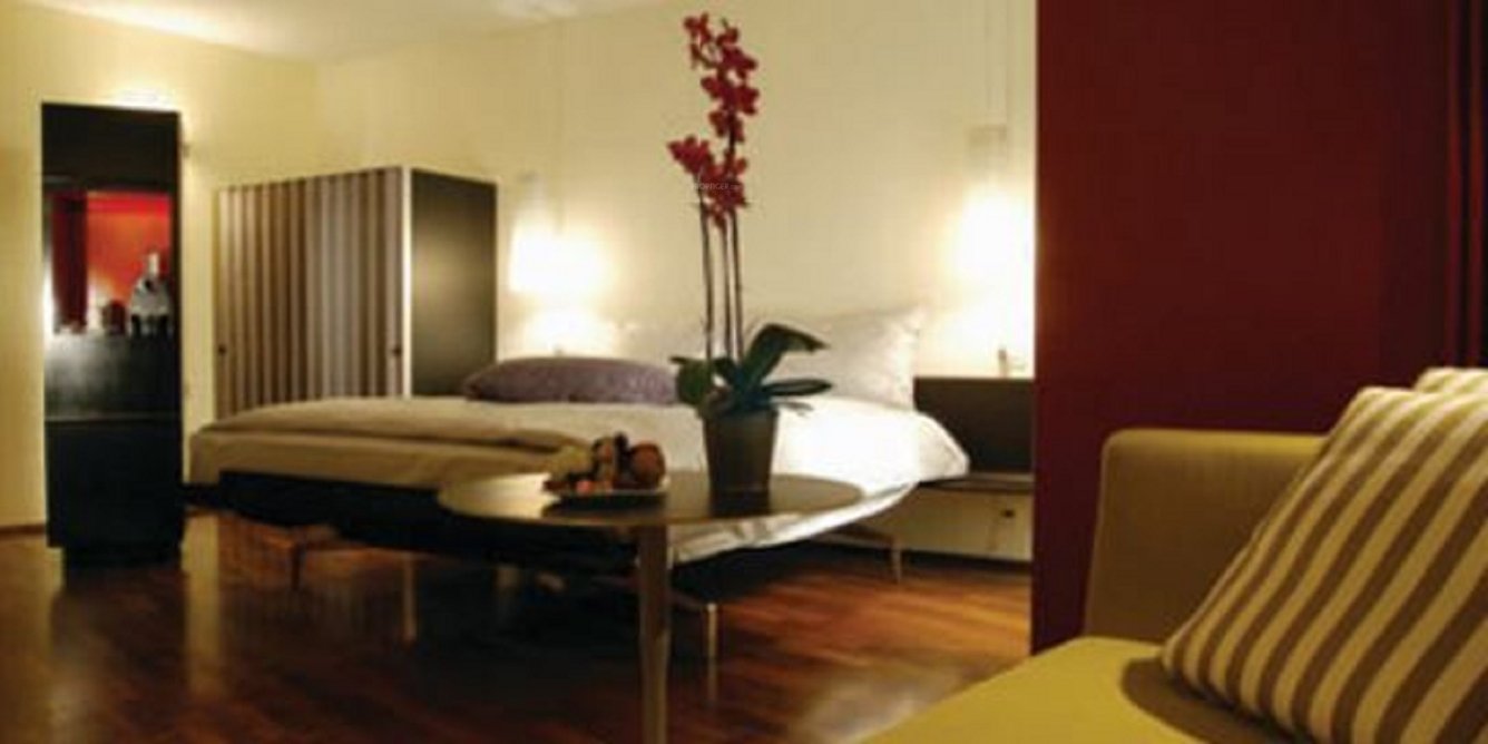  lakeview Living Area