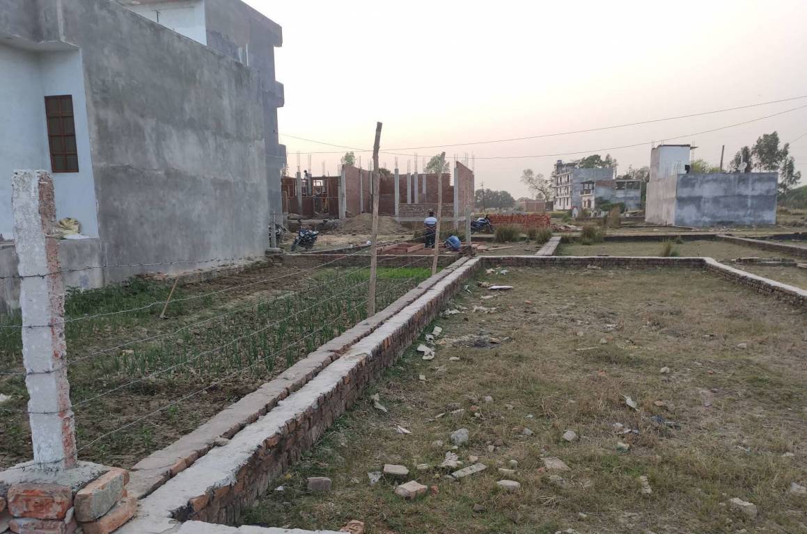  lucknow green city Plot