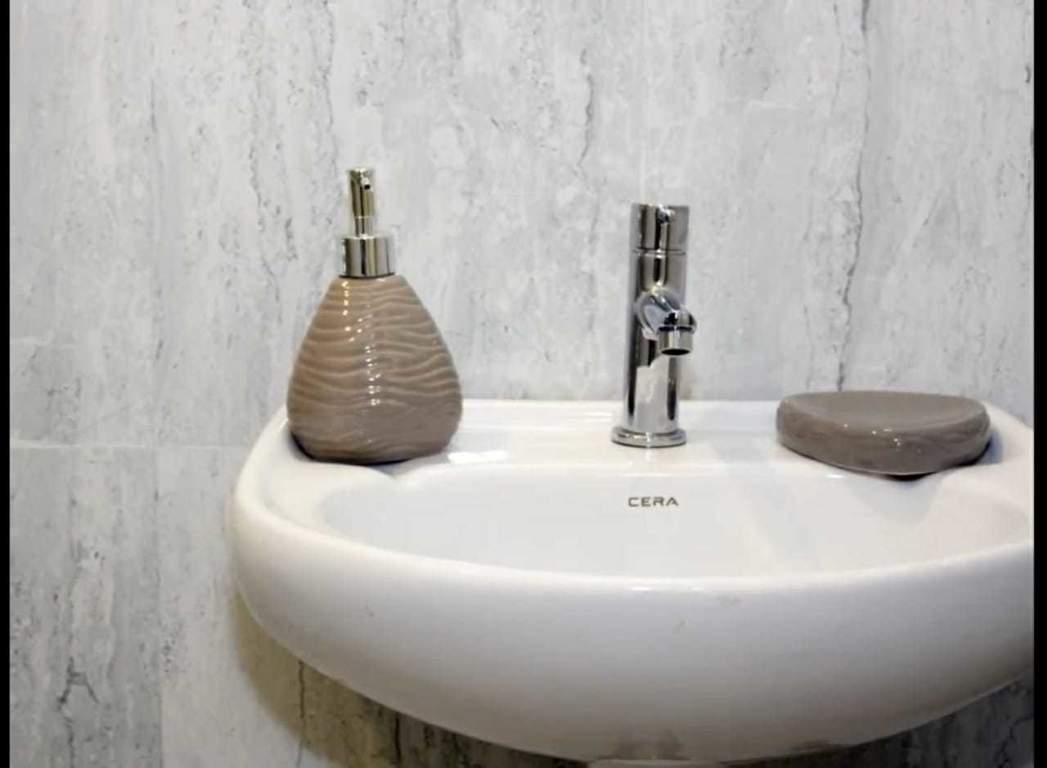  silver streams Bathroom