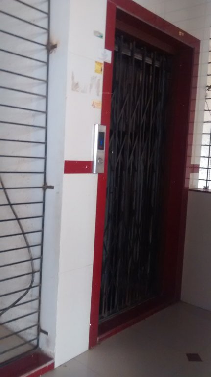  plaza Lift Available