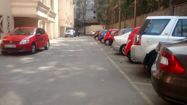  gardens-silver-oak Car Parking