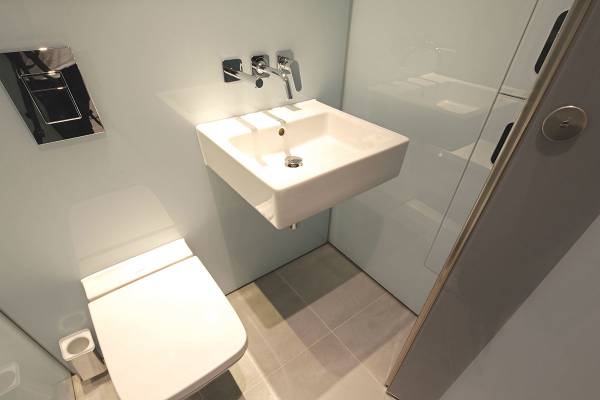  laxmi-aquascape Bathroom