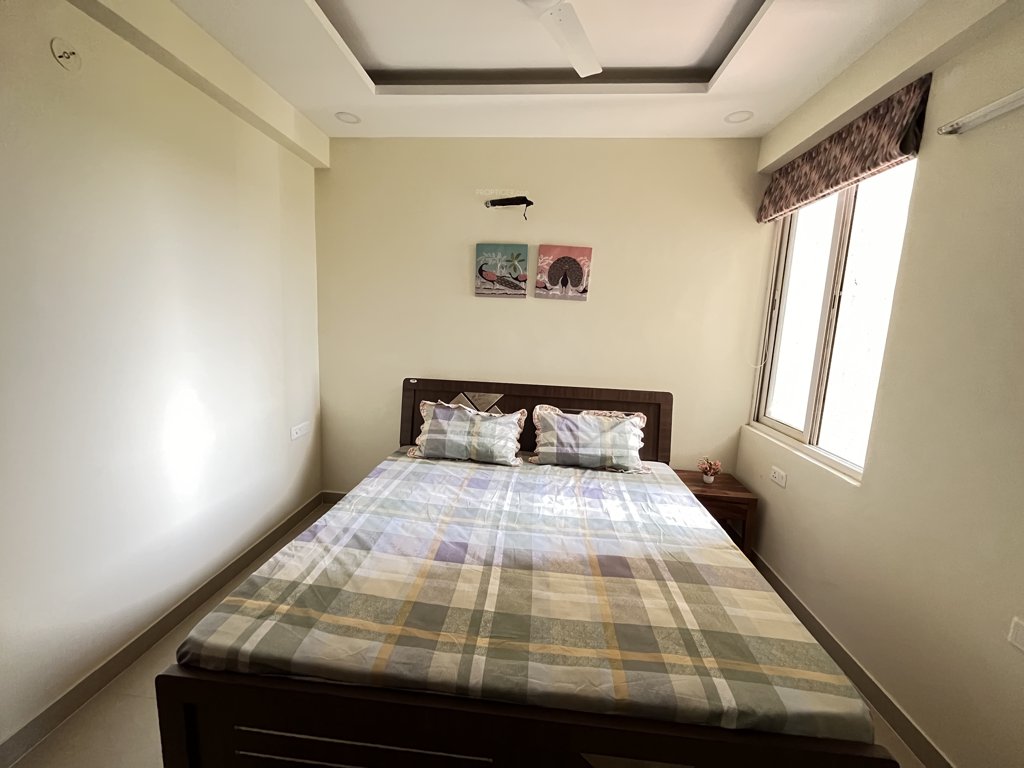  dream avenue Bedroom