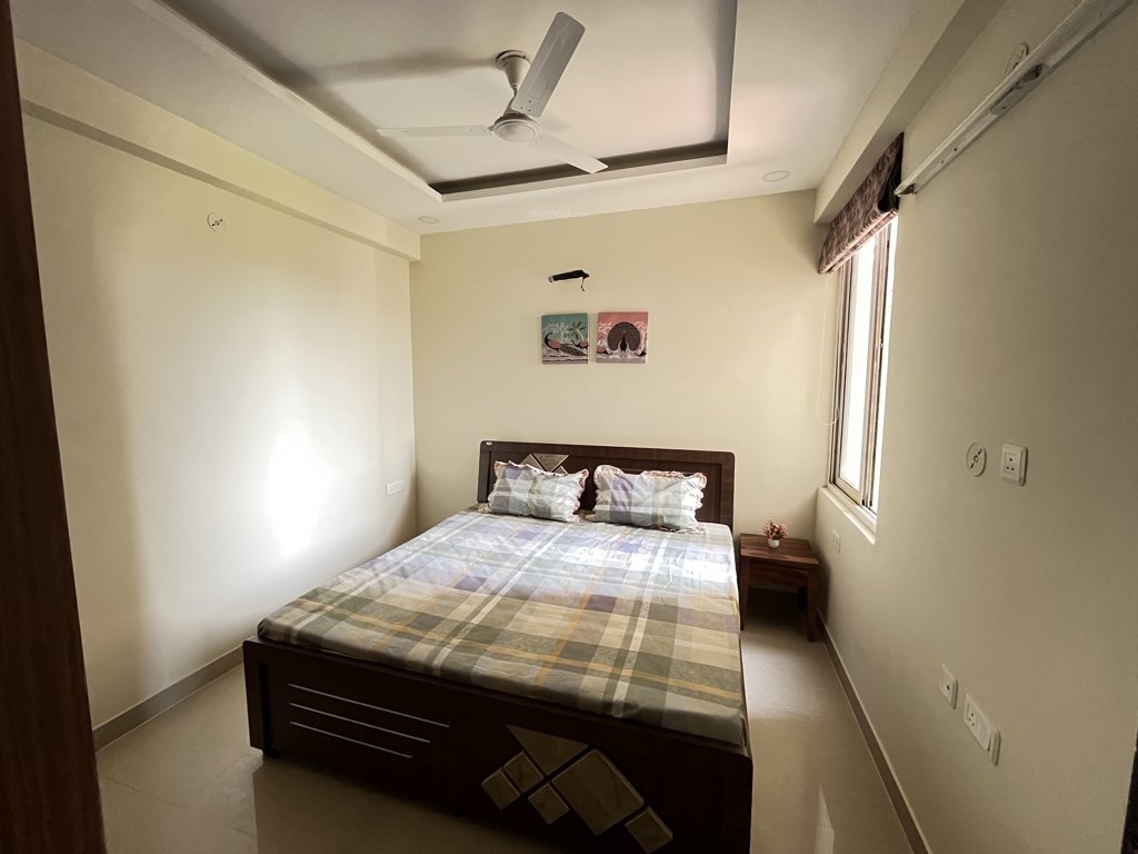  dream avenue Bedroom