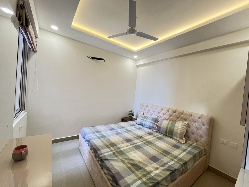  dream avenue Bedroom