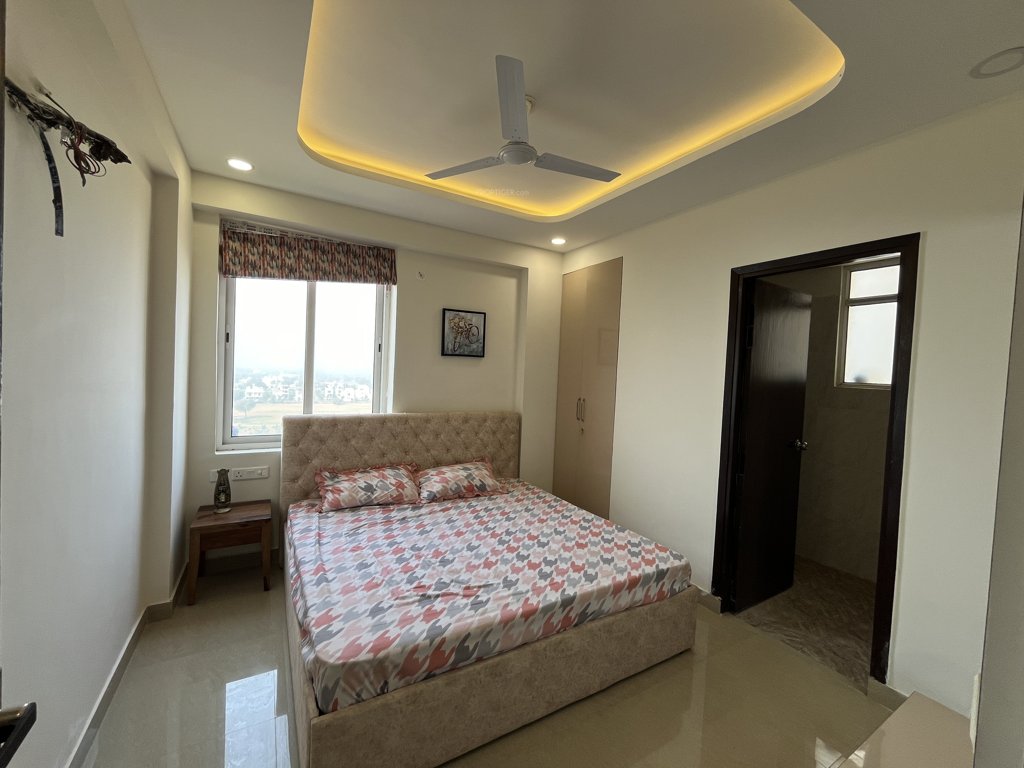  dream avenue Bedroom