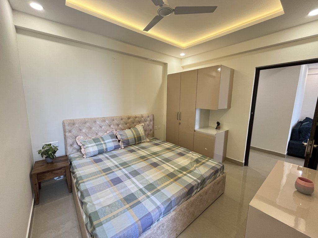  dream avenue Bedroom