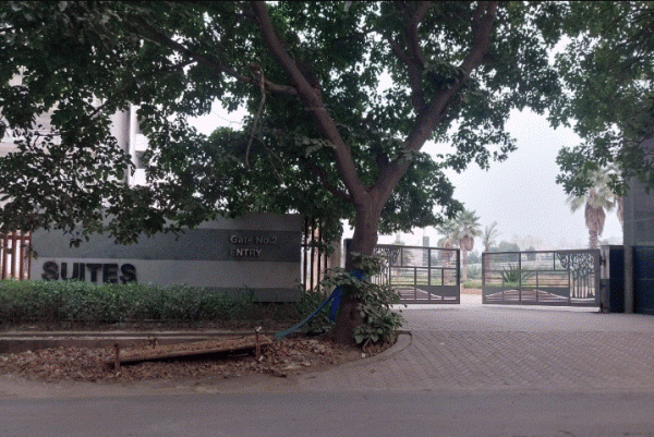  golf-suites Gated Community