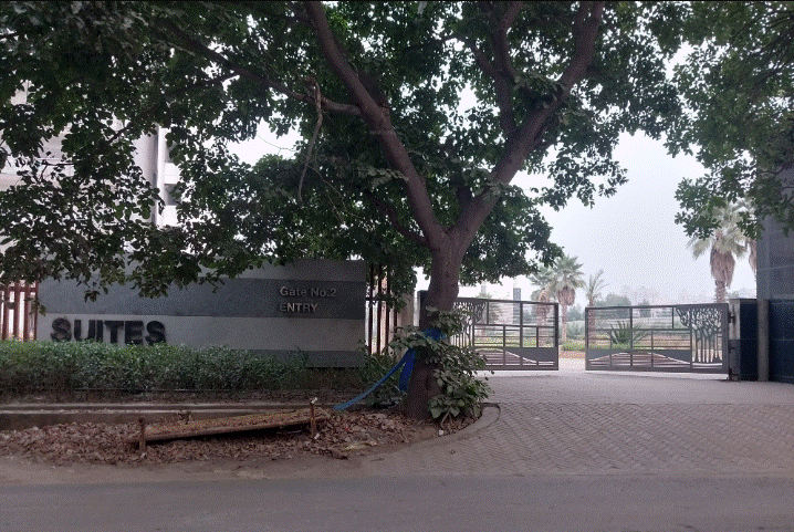 golf suites Gated Community