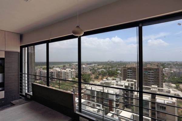  ipl-diamond-tower Balcony