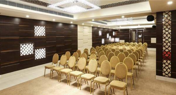 Images for Amenities of Pinkwall Param