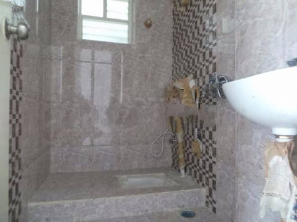  signature Bathroom