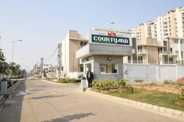  courtyard Entrance Lobby