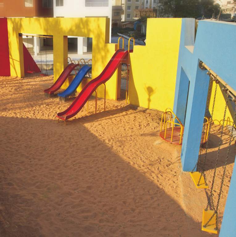 Images for Amenities of Altrack Ziggurat Apartments