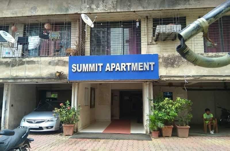 summit apartments Entrance Lobby