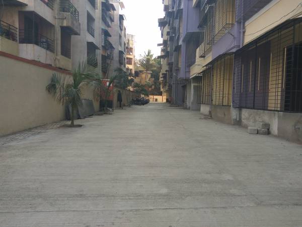  eternal-avenue Paved Compound