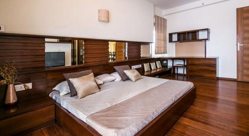  living-walls-another-sky Bedroom