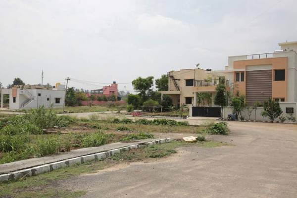  royal-garden-plots Plot