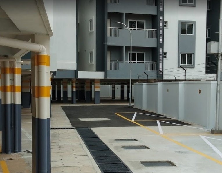  magnolia Paved Compound