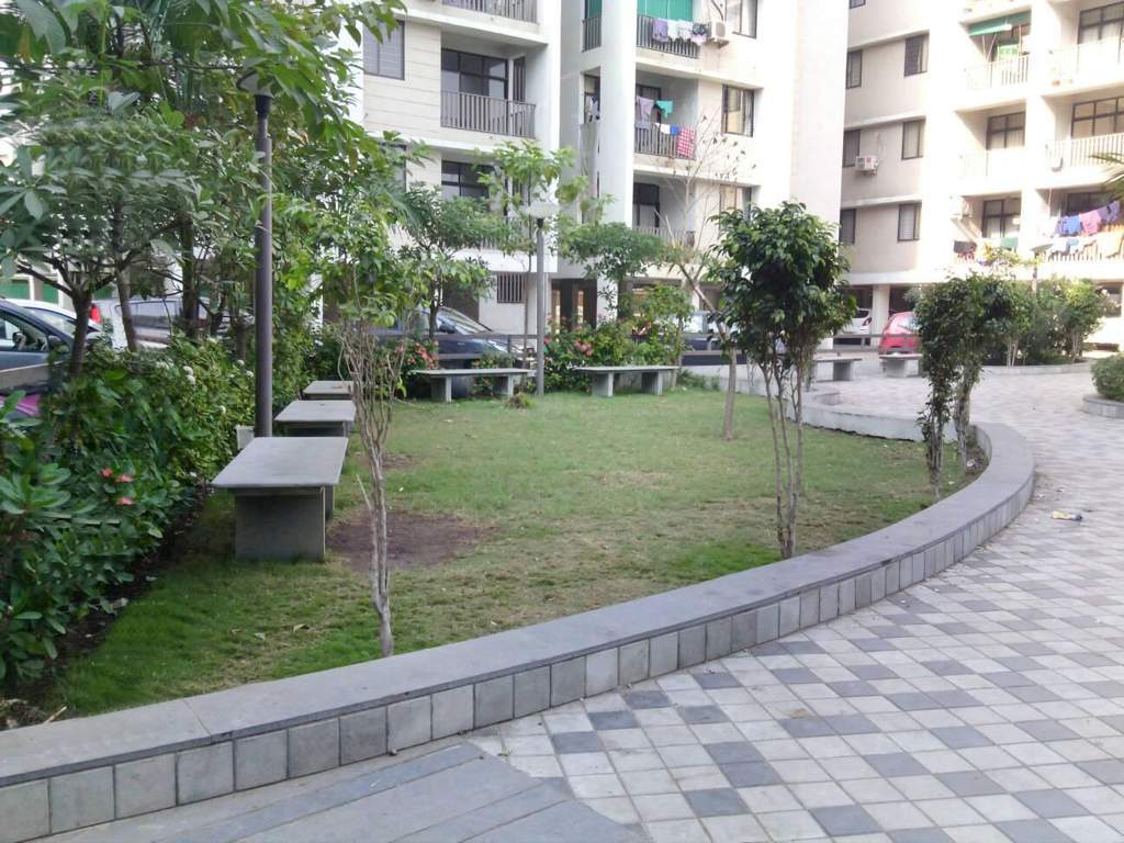  courtyard Images for Amenities of Avalon Construction Avalon Courtyard