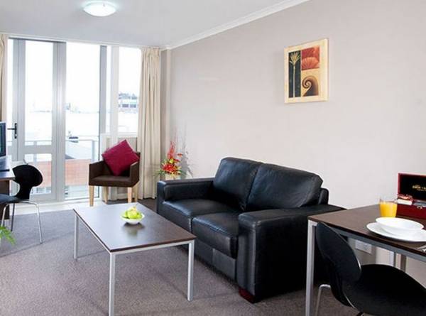  silver-pearl Living Area