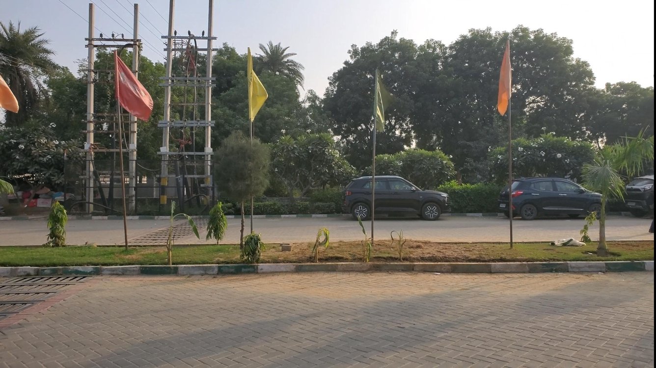  the serenas Internal Roads & Footpaths