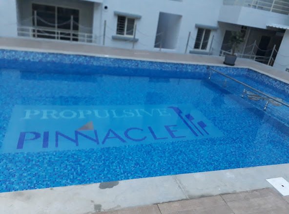  pinnacle Swimming Pool