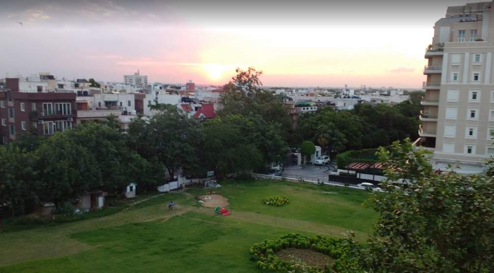 queenscourt Landscaped Gardens