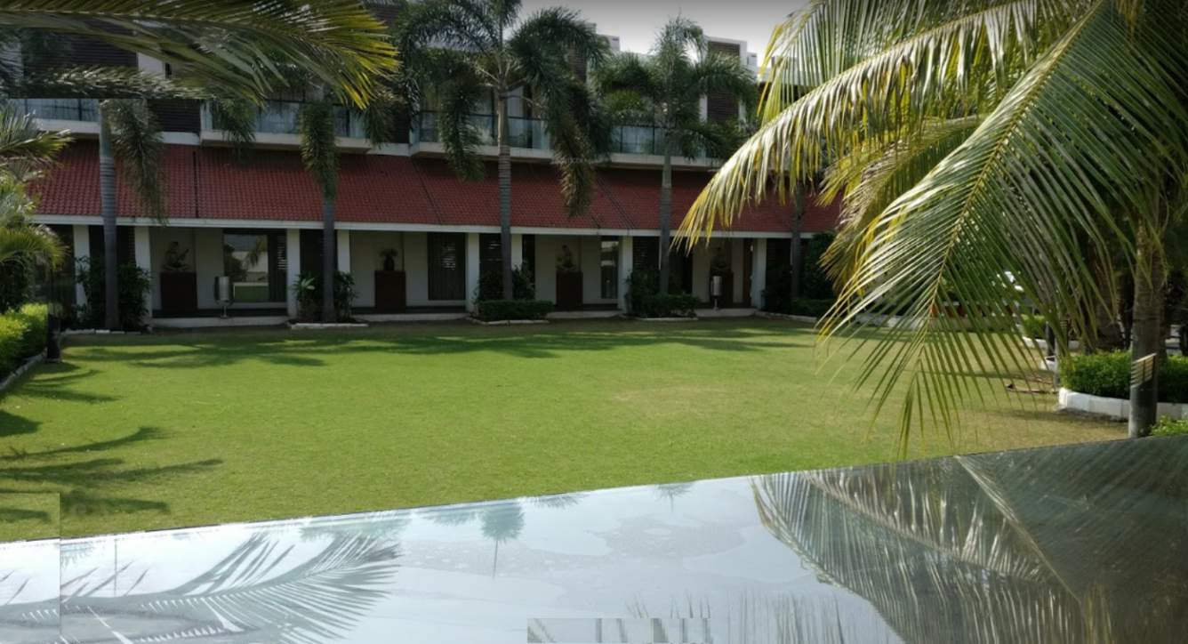  lake city Landscaped Gardens