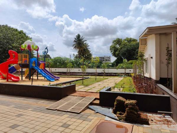  sonata Children's play area