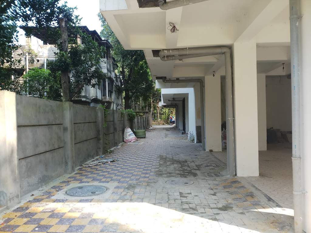  melody Paved Compound