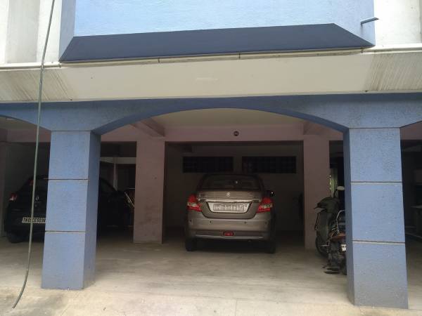  navin-gayathri Car Parking