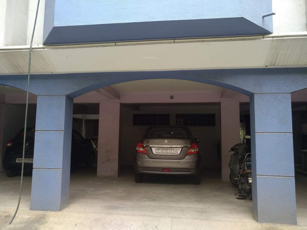  navin gayathri Car Parking