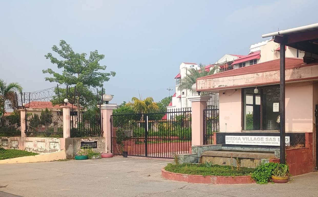  media village Gated Community