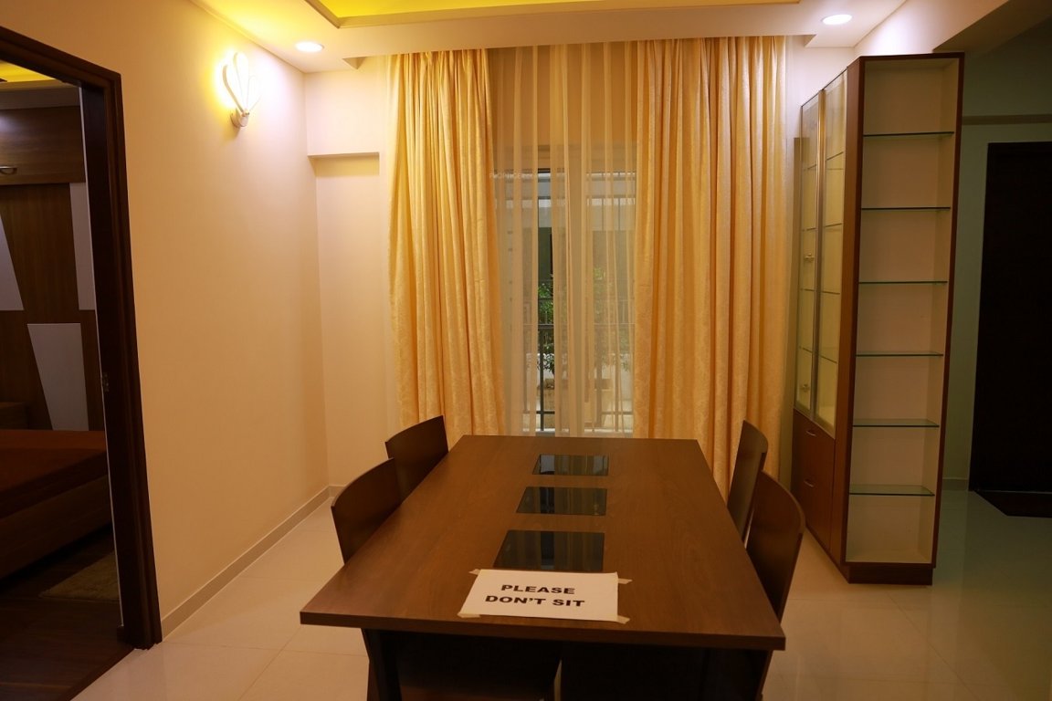  white waters ii Dining Area