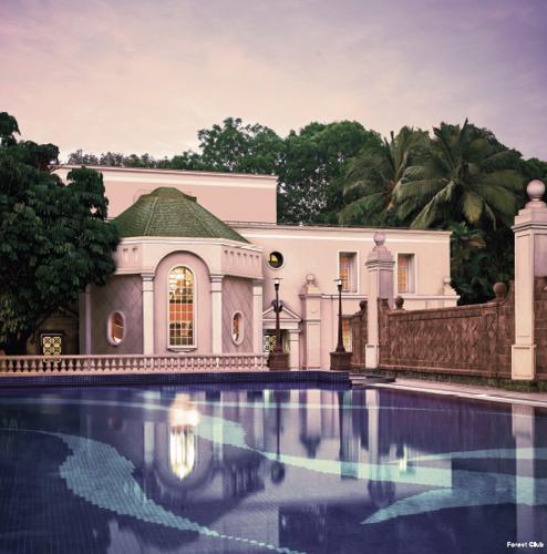  castle-rock-a-and-b-wing Swimming Pool